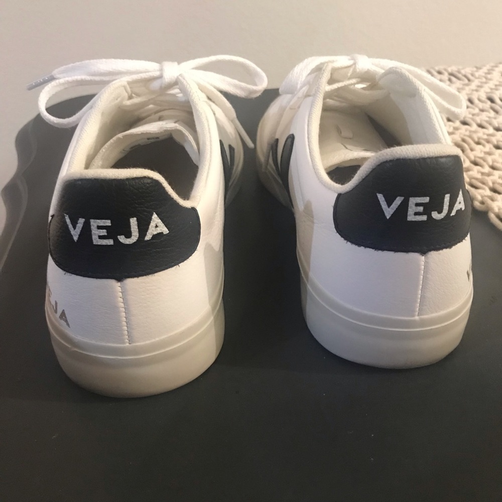 Veja Women’s Sneakers US 7/ EUR 38